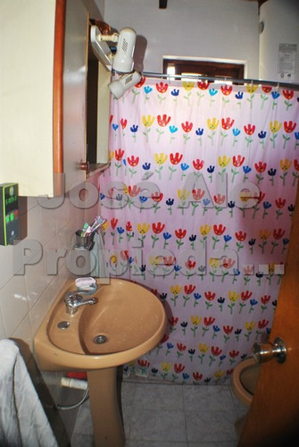 Imagen 9 de 14 de En Venta Dos Casas Y Un Galpón En El Mismo Padrón Colonia Del Sacramento