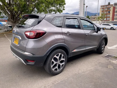 Renault Captur 2.0 Intens Automática