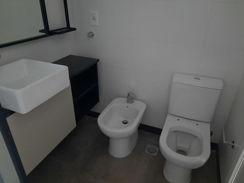 Venta De Apartamento Mono-ambiente En Rambla De Buceo