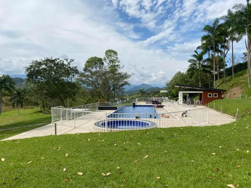 El Mejor Lugar Para Relajarse. Temperadero Con Cabaña