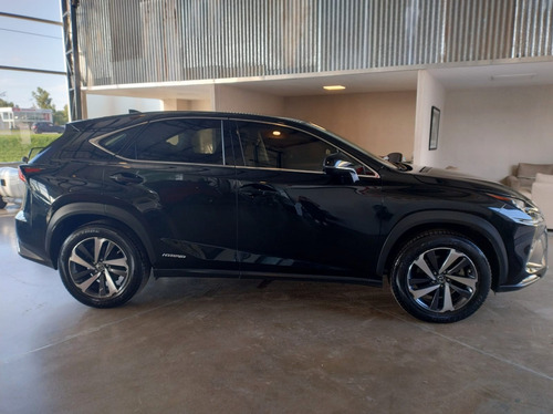 Lexus NX 2.5 300H Luxury
