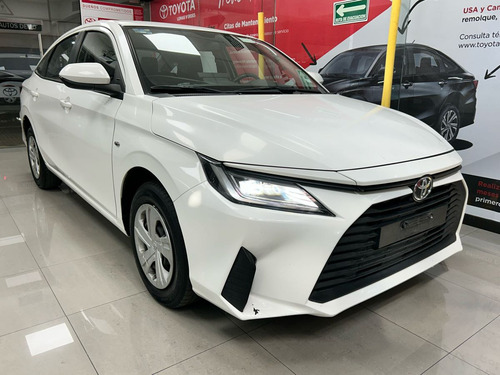 Toyota Yaris 4p Sedán Base L4/1.5 Aut