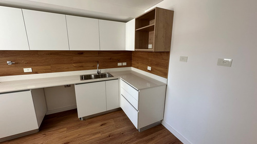 Departamento De Cuatro Ambientes En Venta En Vista Belgrano