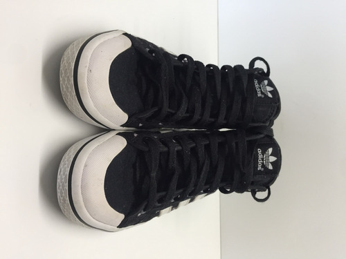 Zapatillas adidas Honey Mid Negro Con Corazones Blancos