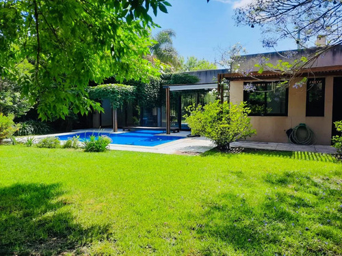 Casa En Venta - 2 Dormitorios 3 Baños - Cochera - 1000mts2 - Cañuelas