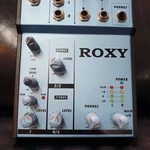 Mesa De Som 5 Canais Roxy Vx502