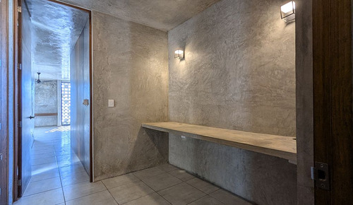 Casa En Venta De Estilo Unico, Ubicada En Cholul, Mérida.