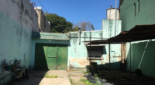 Venta De Lote Con Casa Precaria. Sobre Avenida. 204 M2. Atencion Inversores!!!