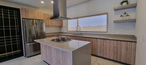 Casa En Venta, Ubicada En Colonial, Tijuana