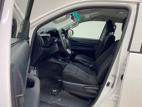 Toyota Hilux 2.7 Cabina Doble Sr Mt