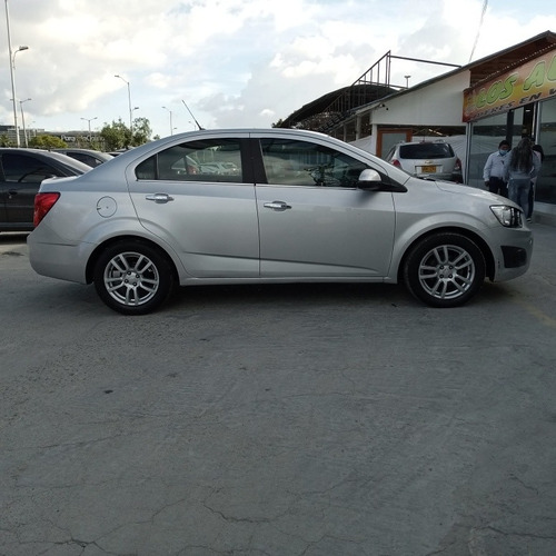 Imagen 3 de 11 de Chevrolet Sonic 2013 1.6 Ls