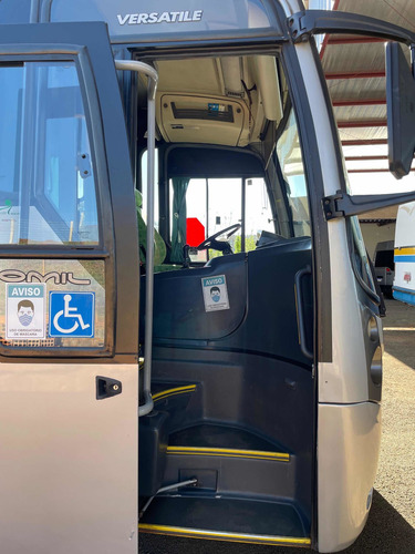 Imagem 7 de 14 de Volkswagen Comil Versatile 48l