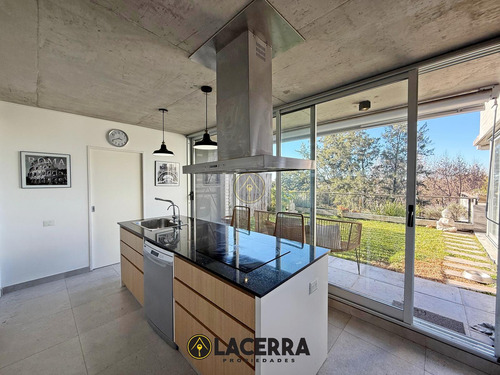 Unico Depto. 4 Amb. Con 2 Jardines Y Piscina Propia! 2 Cocheras Cub.