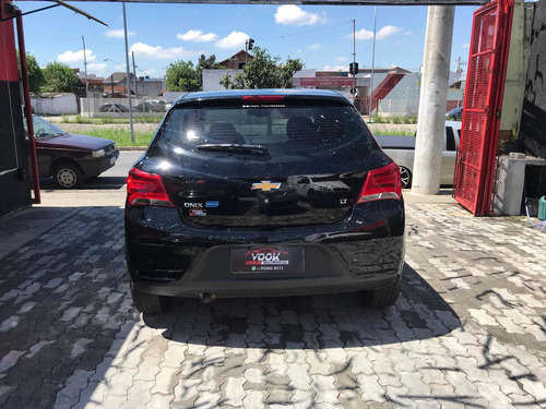 Imagem 13 de 14 de Chevrolet Onix 2017 1.4 Lt Aut. 5p