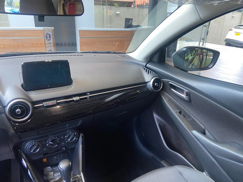 Imagen 12 de 18 de Mazda 2 Sedan Touring At 1.5 2024 / Mz127 / Vf