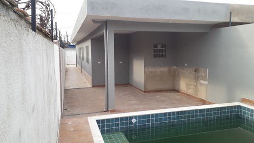 Casa Nova Com Piscina Próximo A Mercados, Escolas, Transportes...