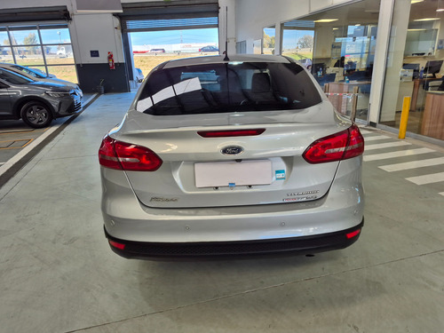 Ford Focus III 2.0 Sedan Titanium At6