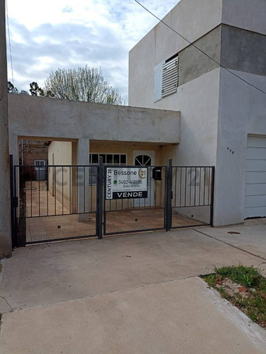 Se Vende Villa Rosas Con 2 Viviendas Rafaela