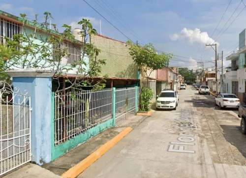 Casa En Venta De Remate Bancario Flor De Verónica, Gaviotas Nte. Sector Popular, 86068 Villahermosa, Tab. -jcbb2