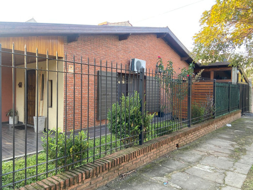 Casa 4 Ambientes En Venta - Monte Grande - Acepta Permuta 