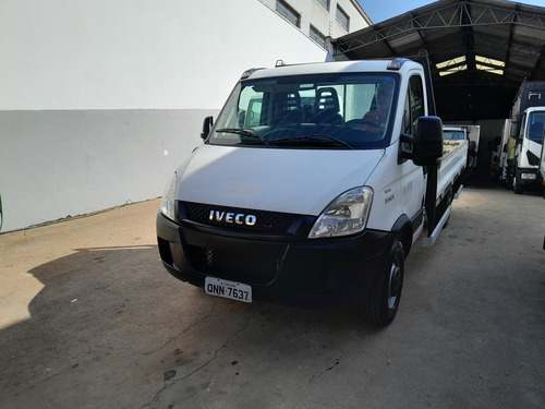 Iveco Daily 35s14 2018 Com Ar Condicionado Carroceria