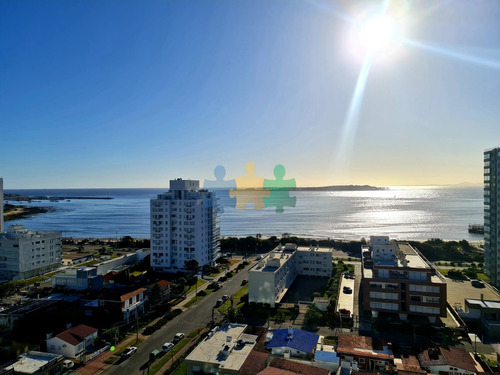 Punta Del Este Apartamento 3 Dormitorios Edificio Con Servicios  Zona Mansa  - Ref : Eqp4606