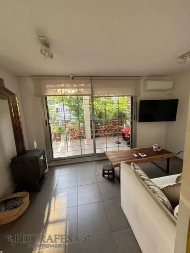 Apto En Venta 2 Dormitorios, 1 Baño, Terraza-pocitos