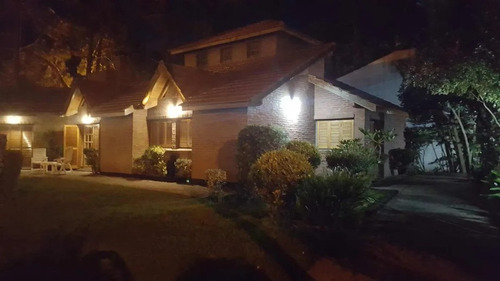 Chalet En Venta En Costa Del Este