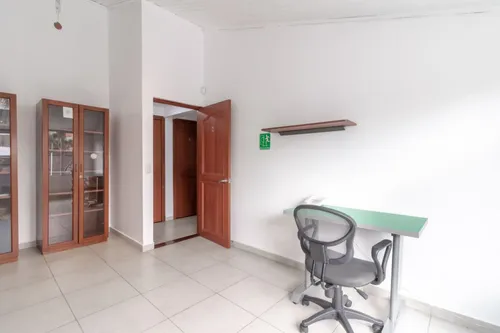 Casa En Venta En San Patricio. Cod V8698