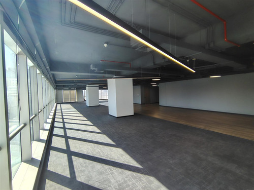 Arriendo De Oficinas Gran Torre Costanera. Desde 1.000 M2
