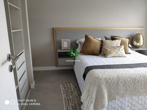 Venta De Apartamento En La Roosevelt, 2 Dormitorios, 2 Baños, Cerca De Todo. - Ref: 167189