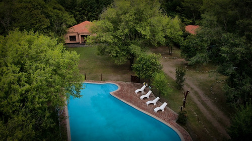 Cabaña De Dos Dormitorios + Club House (ping Pong, Pool, Metegol Y Juegos De Mesa) + Pileta Enorme