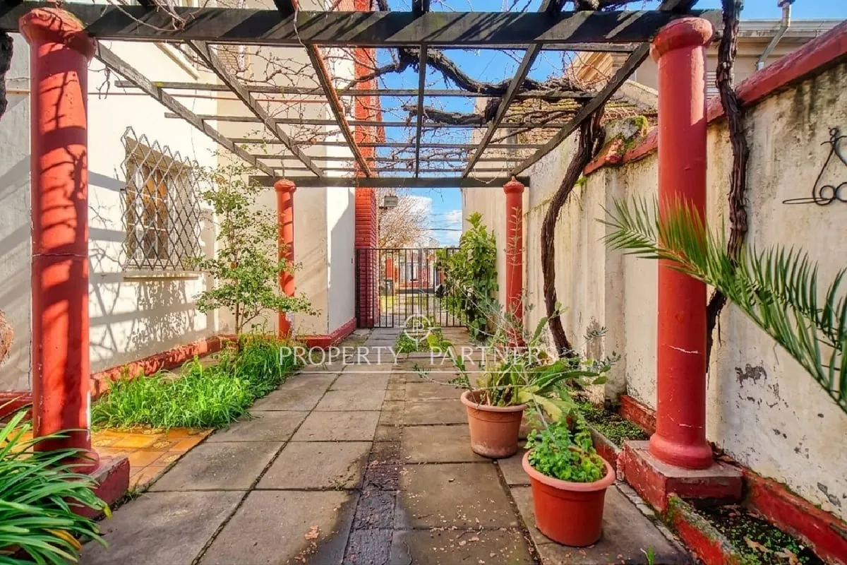 Venta Casona Con Gran Jardín En Barrio Suárez Muji...