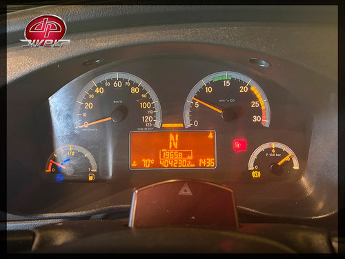 Caminhão Mercedes-benz Accelo 815 Com Baú De Carga Seca 2013