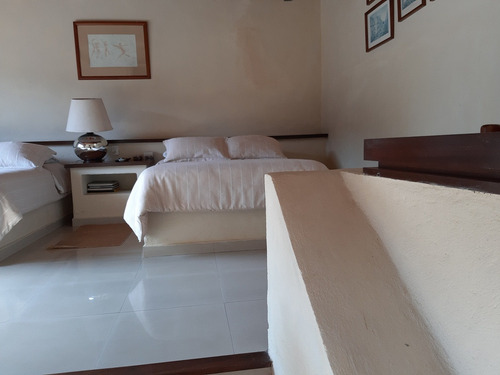 Espectacular Residencia Una Planta, Impecable, Lista Para Habitarse.