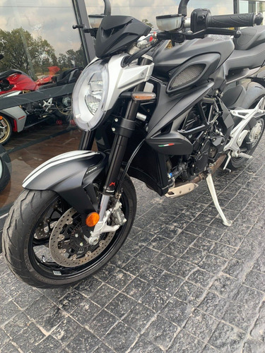 Imagen 4 de 25 de Mv Agusta Brutale 800, No Ducati, No Yamaha, No Ktm, No Bmw.