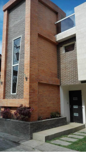 En Venta Townhouse Por Culminar En Tucacas Resd. Río De La Plata, A La Altura Del Kilometro 60 A 5 Min. De La Entrada Del Parque Nacional Morrocoy - Falcón - Venezuela / Emer