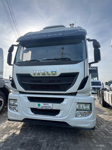 Caminhão Iveco 440 Hi Road