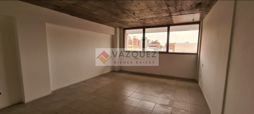 Imagen 6 de 12 de Oficina En Moderno Edificio