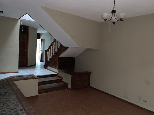 Imagen 5 de 14 de Venta Casa Tipo Town House En Residencial La Montaña Zona 16