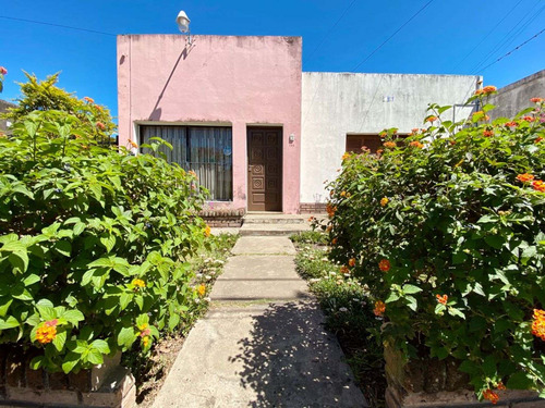 Imagen 3 de 23 de Casa, Venta- 4 Bv- Gran Terreno-centro Reconquista