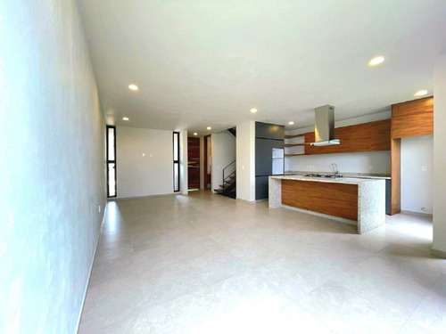Imagen 4 de 16 de Venta De Casa Capital Norte Pontevedra Con Rof Garden