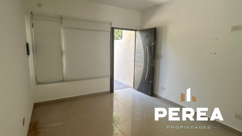 Duplex En Calle Rivadavia