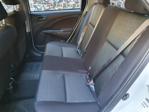 Imagen 7 de 20 de Toyota Etios Xls Pack 1.5 0km 2023