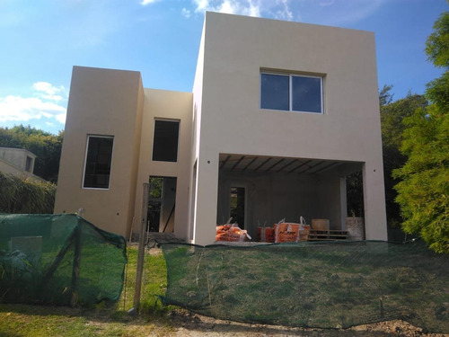 Imagen 2 de 12 de Casa A Estrenar En Barrio Smithfield