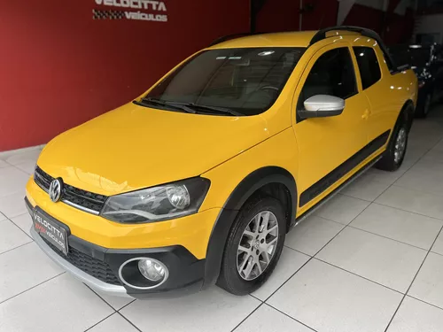 VW - Volkswagen Saveiro Cross 1.6 C.E. Amarela 2014 - Dourados