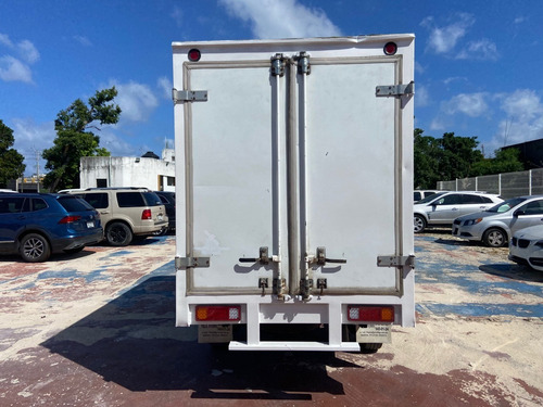 Imagen 9 de 15 de Nissan Np300 Caja Seca 2018