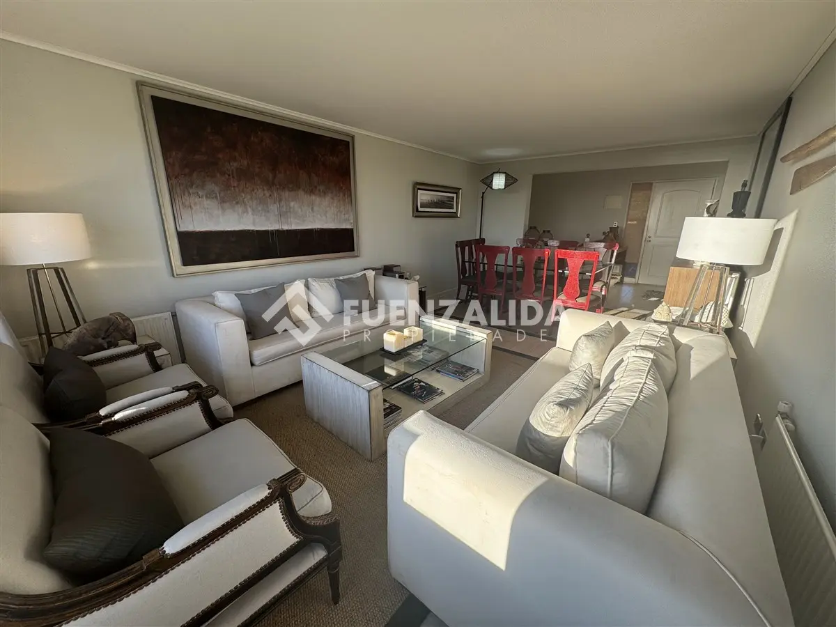 Imagen 4 de 30 de Duplex Con Vista Al Mar Con Piscina Y Jardín