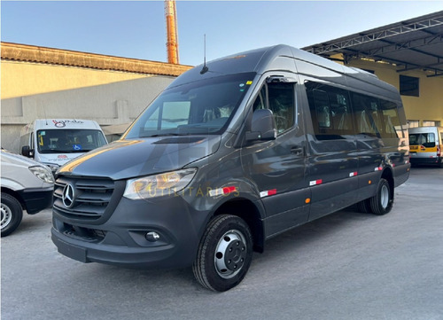 Van Mercedes Sprinter 517 Big 2025 Executiva 21 Lugares 0km