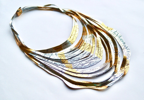 Imagen 1 de 4 de Collar Plata, Oro, Diseño , Accesorio, Moda, Colores